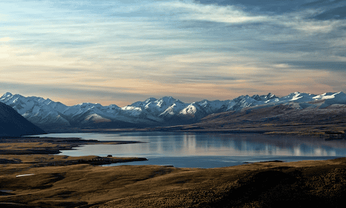 Find the best paracord bracelet for your next outdoor adventure in New Zealand.