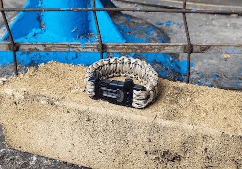 Baiyuheng is a reliable paracord bracelet wholesale supplier and manufacturer offering multiple designs.