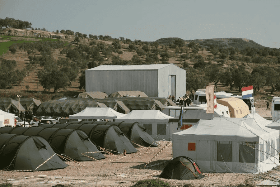 Paracord wholesale: tents in a refugee camp.