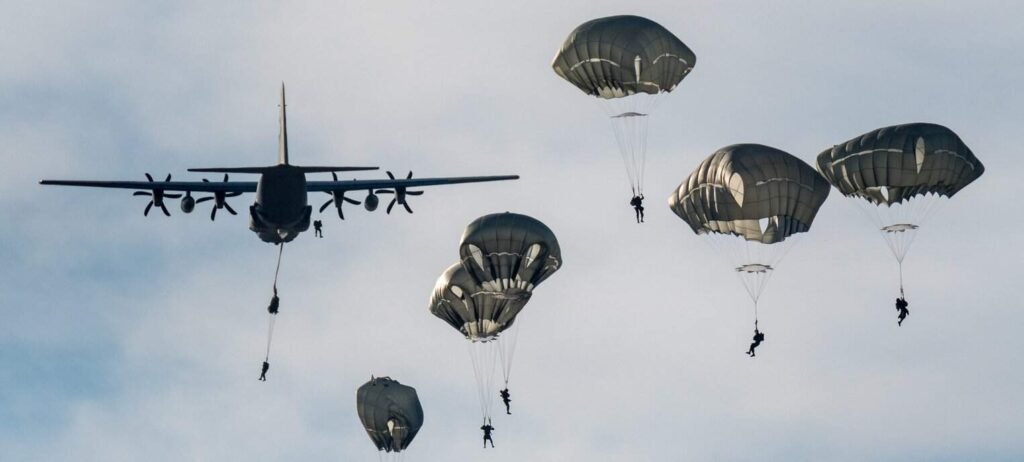 Paracord manufacturer: paratroopers deployed from aircraft.