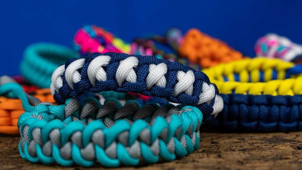 Why Soldiers Wear Paracord Bracelets: Symbolism, Practicality, and the ...